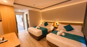 Deluxe Queen and Single