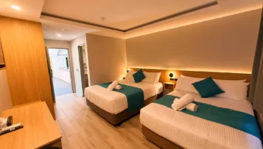 Deluxe Queen and Single