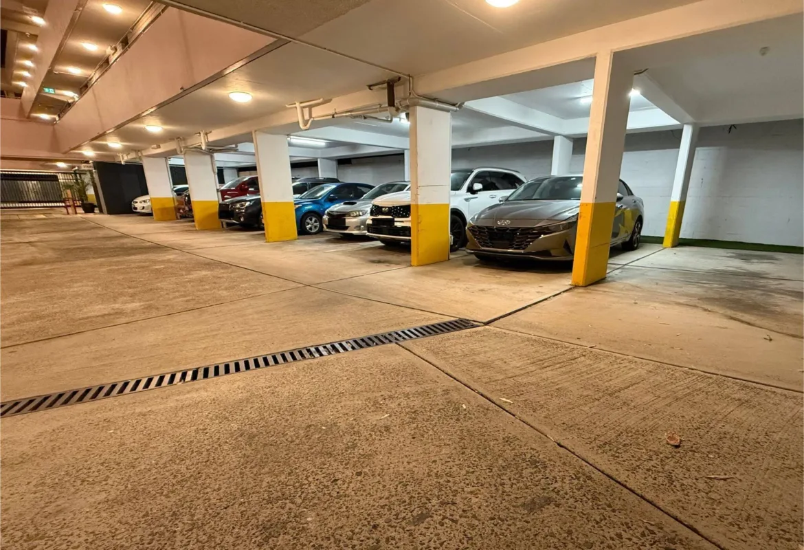 Marco Polo Motor Inn Sydney Hotel Parking